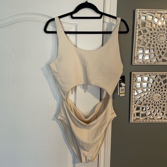 Speedo Ribbed Keyhole Swimsuit - Picture 4 of 9